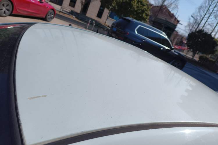 Used Hyundai Verna (older generation) 2014 1.4L Manual Smart GLS Trim Roof