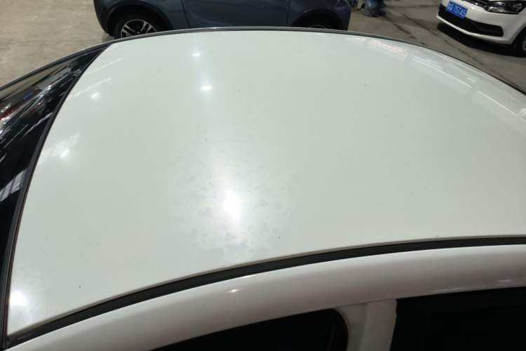 Used Hyundai Verna (older generation) 2014 1.4L Manual Smart GLS Trim Roof