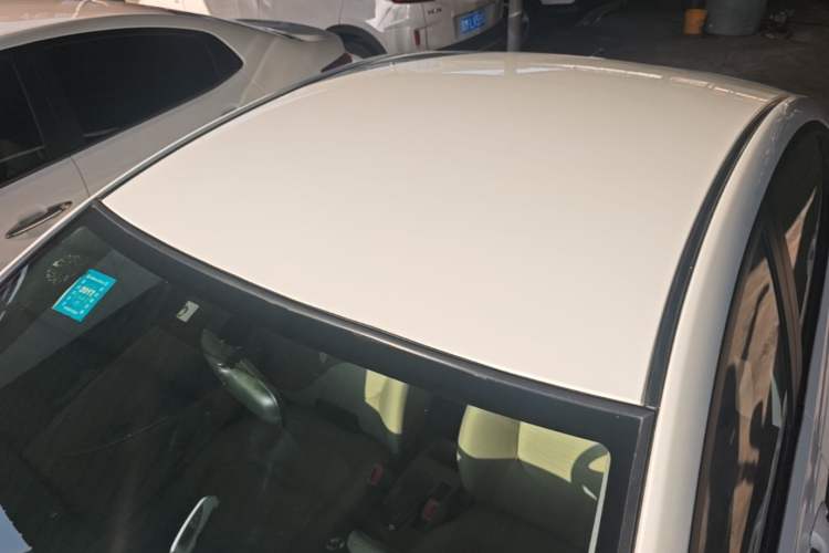 Used Hyundai Verna (older generation) 2014 1.4L Manual Smart GLS Trim Roof