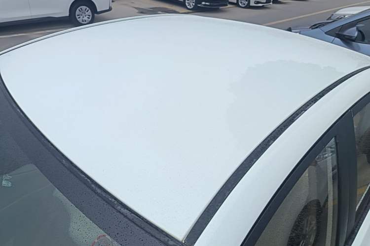Used Hyundai Verna (older generation) 2014 1.4L Manual Smart GLS Trim Roof