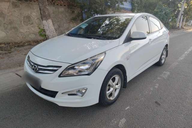 Used Hyundai Verna (older generation) 2014 1.4L Manual Smart GLS Trim