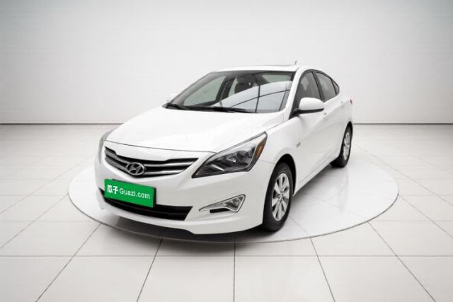 Hyundai Verna (older generation) 2014 1.4L Manual Smart GLS Trim de segunda mano