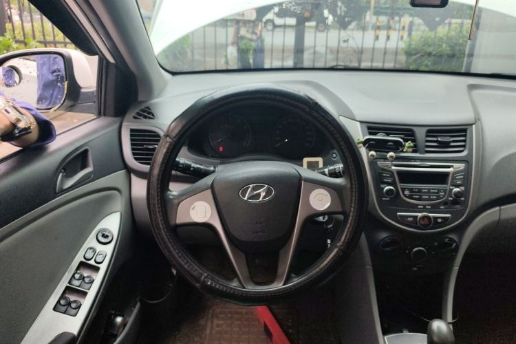 Used Hyundai Verna (older generation) 2014 1.4L Automatic Smart GLS Steering Wheel