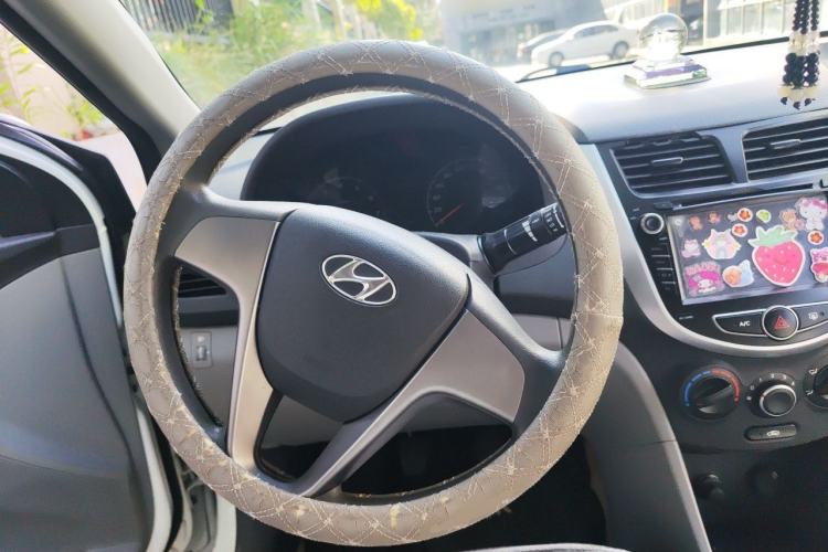 Used Hyundai Verna (older generation) 2014 1.4L Manual Top-Tier Model TOP Steering Wheel
