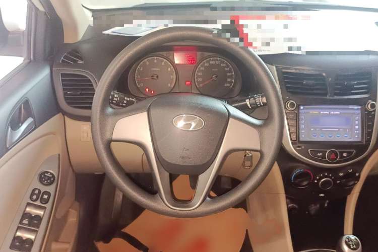 Used Hyundai Verna (older generation) 2014 1.4L Manual Smart GLS Trim Steering Wheel