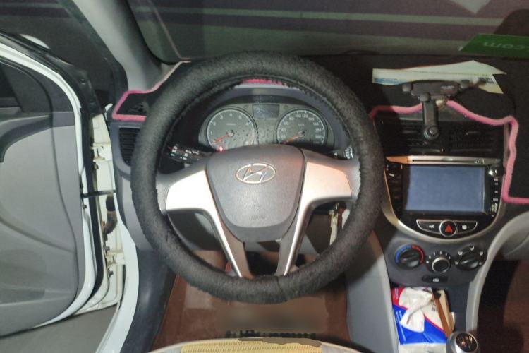 Used Hyundai Verna (older generation) 2014 1.4L Manual Smart GLS Trim Steering Wheel
