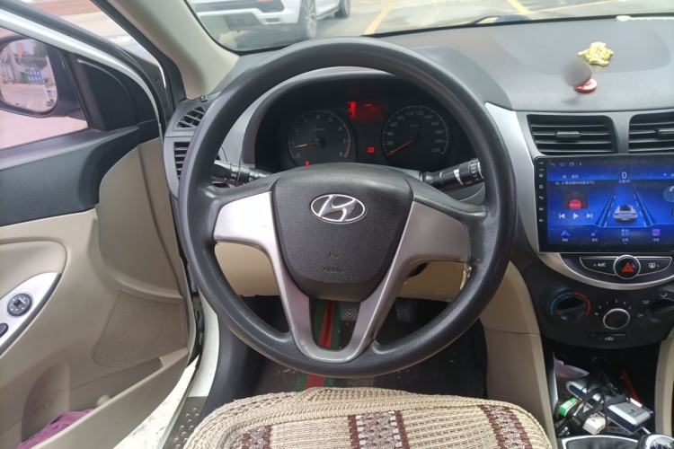 Used Hyundai Verna (older generation) 2014 1.4L Manual Smart GLS Trim Steering Wheel