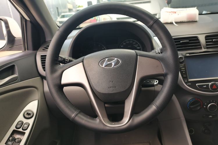 Used Hyundai Verna (older generation) 2014 1.4L Manual Smart GLS Trim Steering Wheel