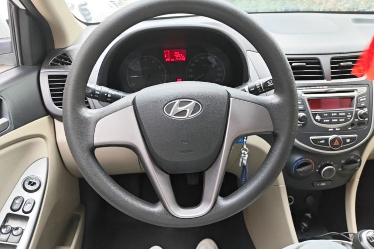 Used Hyundai Verna (older generation) 2014 1.4L Manual Smart GLS Trim Steering Wheel