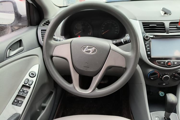 Used Hyundai Verna (older generation) 2014 1.4L Automatic Smart GLS Steering Wheel