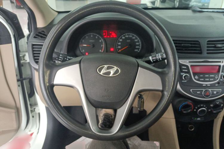 Used Hyundai Verna (older generation) 2014 1.4L Manual Smart GLS Trim Steering Wheel