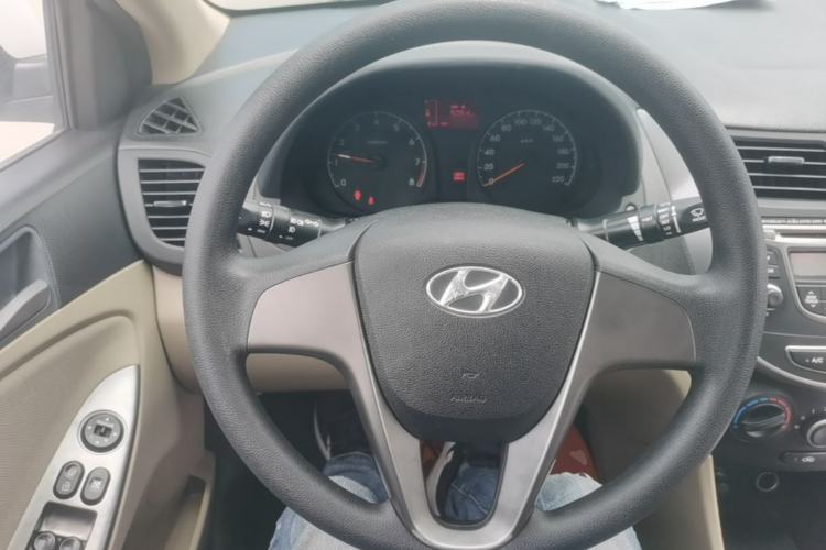 Used Hyundai Verna (older generation) 2014 1.4L Manual Smart GLS Trim Steering Wheel