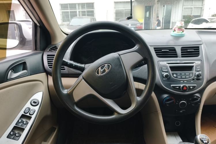 Used Hyundai Verna (older generation) 2014 1.4L Manual Smart GLS Trim Steering Wheel