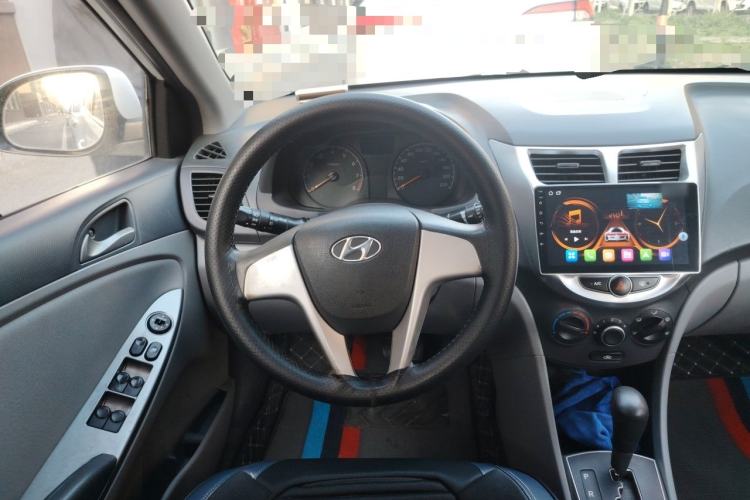 Used Hyundai Verna (older generation) 2014 1.4L Automatic Smart GLS Steering Wheel