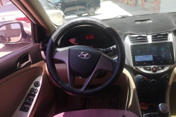 Used Hyundai Verna (older generation) 2014 1.4L Manual Smart GLS Trim Steering Wheel