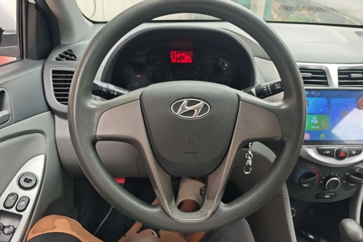 Used Hyundai Verna (older generation) 2014 1.4L Automatic Smart GLS Steering Wheel