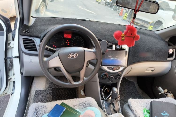 Used Hyundai Verna (older generation) 2014 1.4L Automatic Smart GLS Steering Wheel