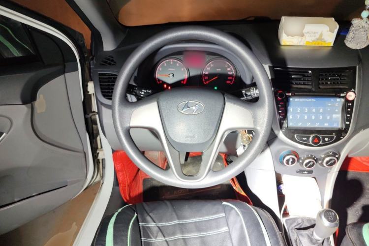 Used Hyundai Verna (older generation) 2014 1.4L Manual Smart GLS Trim Steering Wheel