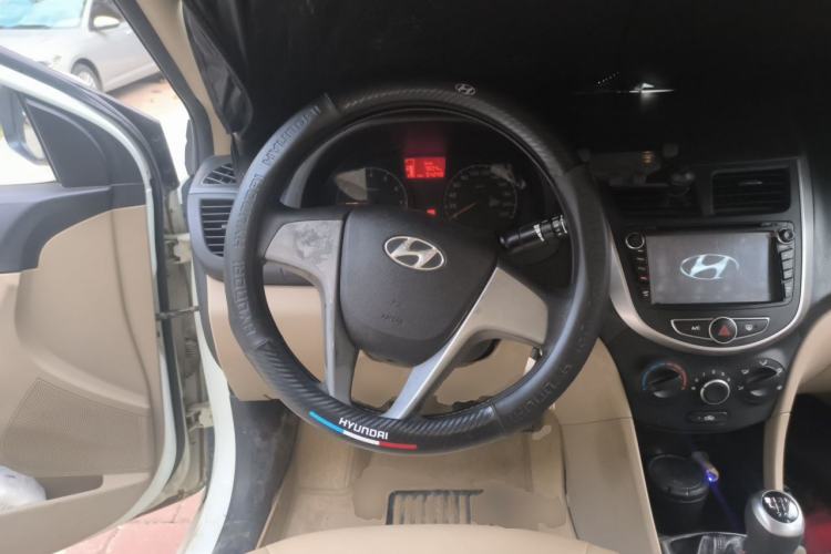Used Hyundai Verna (older generation) 2014 1.4L Manual Smart GLS Trim Steering Wheel