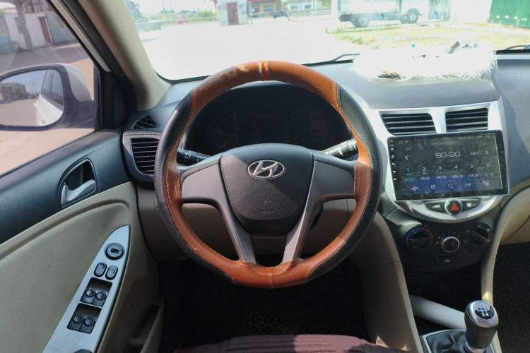 Used Hyundai Verna (older generation) 2014 1.4L Manual Smart GLS Trim Steering Wheel