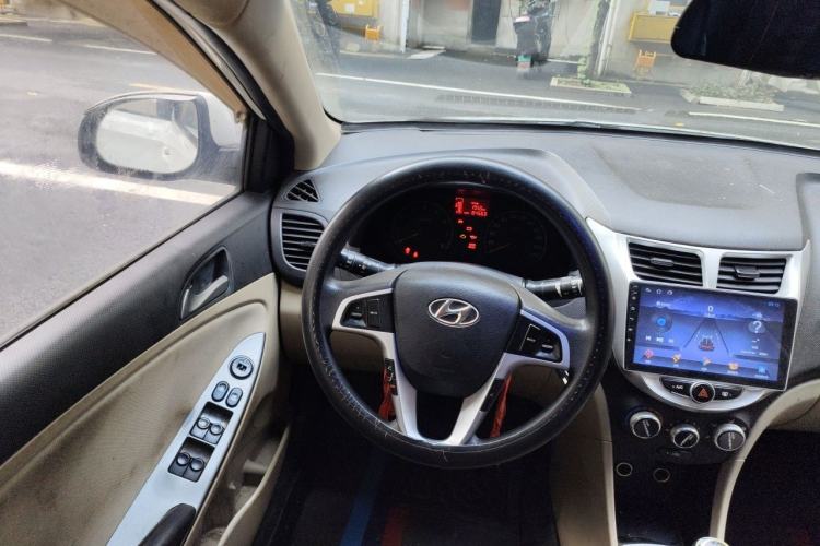 Used Hyundai Verna (older generation) 2014 1.4L Manual Smart GLS Trim Steering Wheel