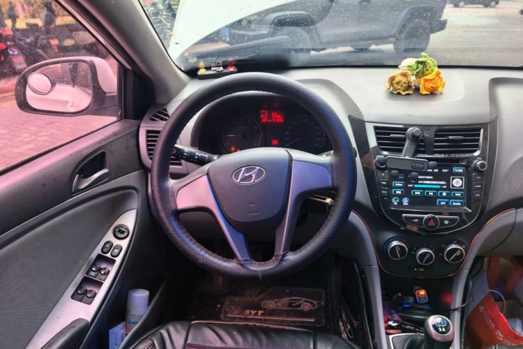 Used Hyundai Verna (older generation) 2014 1.4L Manual Smart GLS Trim Steering Wheel