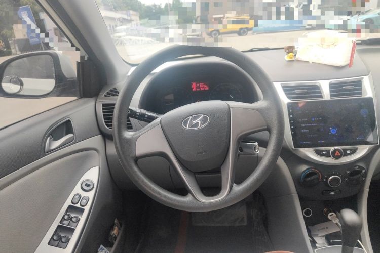 Used Hyundai Verna (older generation) 2014 1.4L Automatic Smart GLS Steering Wheel