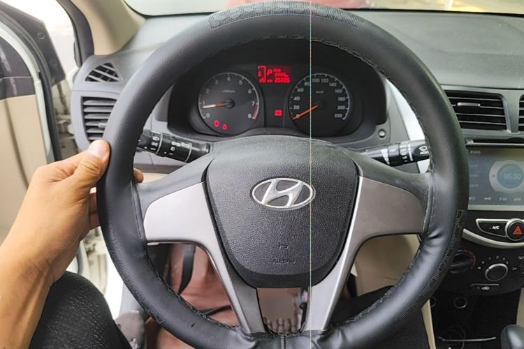 Used Hyundai Verna (older generation) 2014 1.4L Automatic Smart GLS Steering Wheel