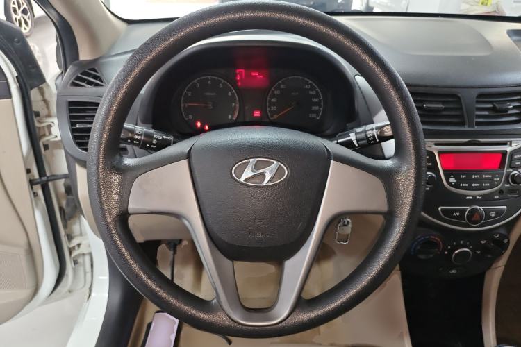 Used Hyundai Verna (older generation) 2014 1.4L Manual Smart GLS Trim Steering Wheel
