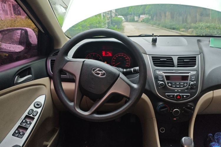 Used Hyundai Verna (older generation) 2014 1.4L Manual Smart GLS Trim Steering Wheel