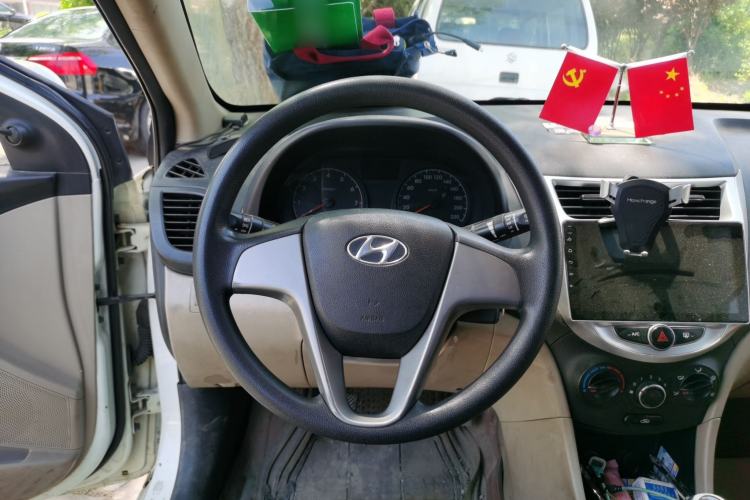 Used Hyundai Verna (older generation) 2014 1.4L Manual Fashion GS Model Steering Wheel