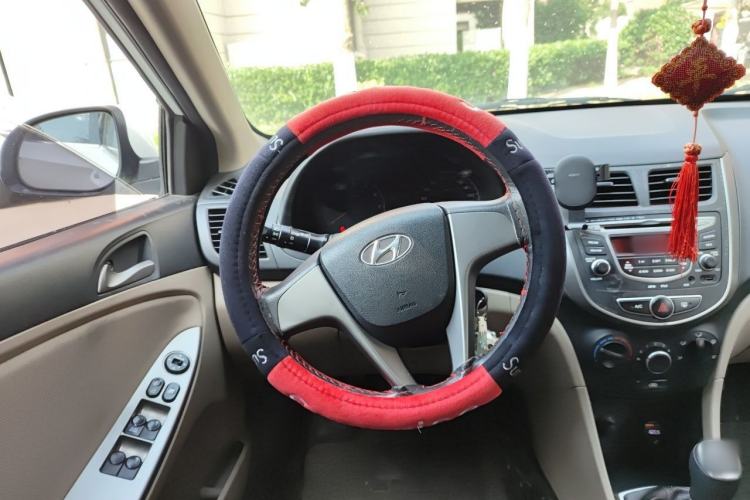 Used Hyundai Verna (older generation) 2014 1.4L Manual Smart GLS Trim Steering Wheel