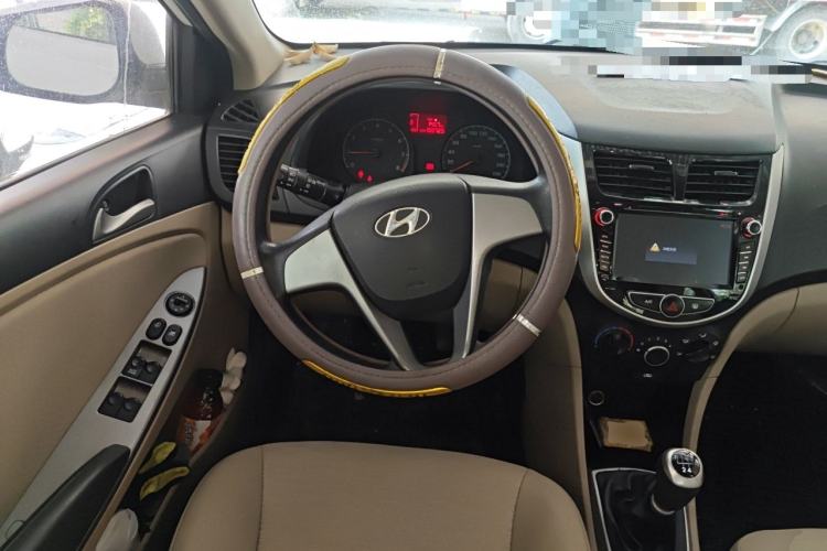 Used Hyundai Verna (older generation) 2014 1.4L Manual Smart GLS Trim Steering Wheel