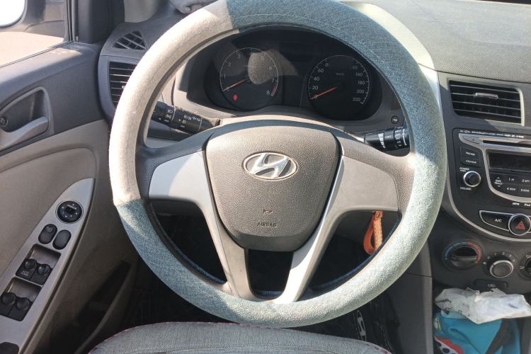 Used Hyundai Verna (older generation) 2014 1.4L Manual Smart GLS Trim Steering Wheel