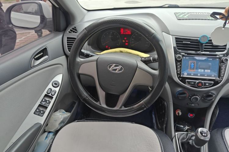 Used Hyundai Verna (older generation) 2014 1.4L Manual Smart GLS Trim Steering Wheel