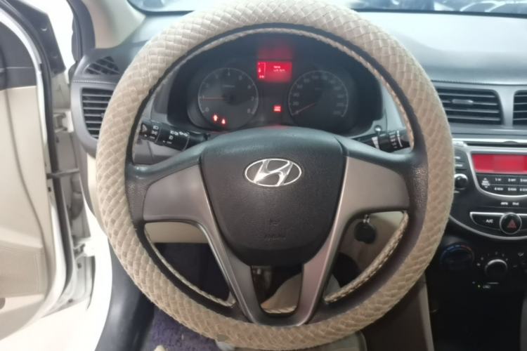 Used Hyundai Verna (older generation) 2014 1.4L Manual Smart GLS Trim Steering Wheel