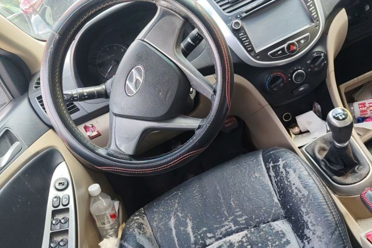 Used Hyundai Verna (older generation) 2014 1.4L Manual Smart GLS Trim Steering Wheel