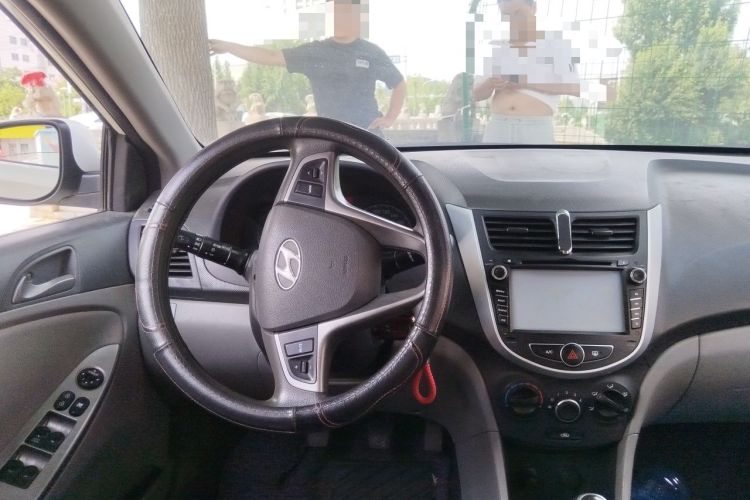 Used Hyundai Verna (older generation) 2014 1.4L Manual Smart GLS Trim Steering Wheel
