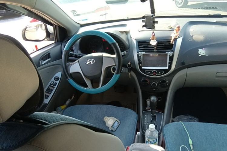 Used Hyundai Verna (older generation) 2014 1.4L Automatic Smart GLS Steering Wheel