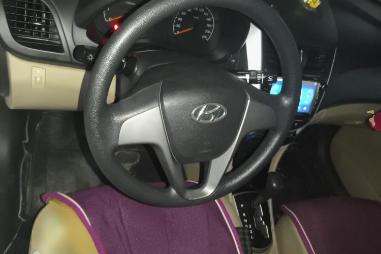 Used Hyundai Verna (older generation) 2014 1.4L Automatic Smart GLS Steering Wheel