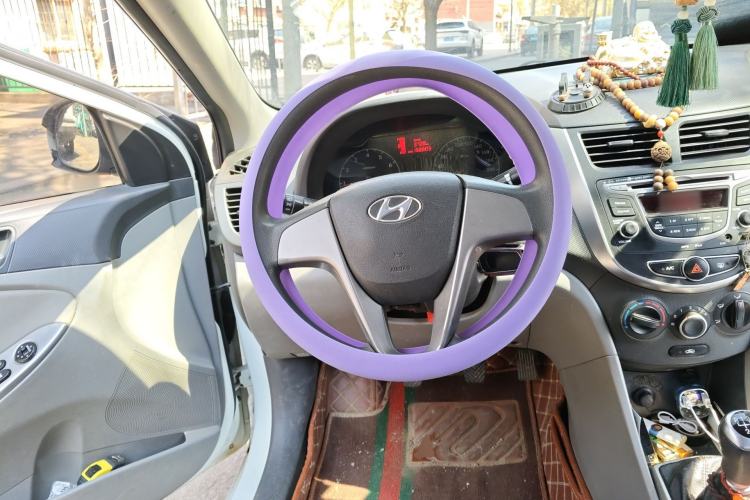 Used Hyundai Verna (older generation) 2014 1.4L Manual Smart GLS Trim Steering Wheel