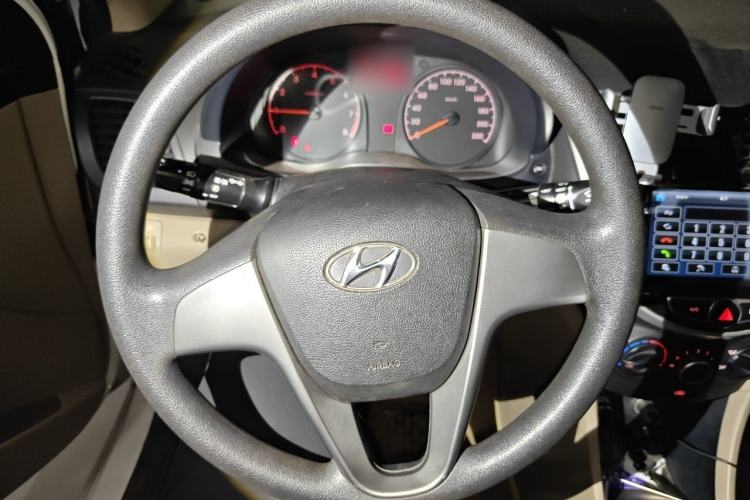Used Hyundai Verna (older generation) 2014 1.4L Manual Smart GLS Trim Steering Wheel
