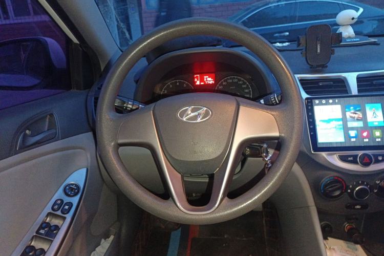 Used Hyundai Verna (older generation) 2014 1.4L Manual Smart GLS Trim Steering Wheel