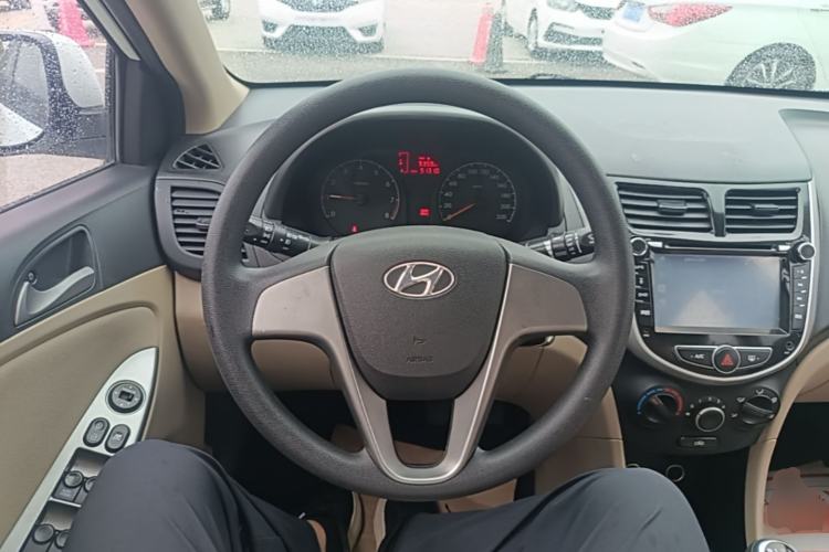 Used Hyundai Verna (older generation) 2014 1.4L Manual Smart GLS Trim Steering Wheel