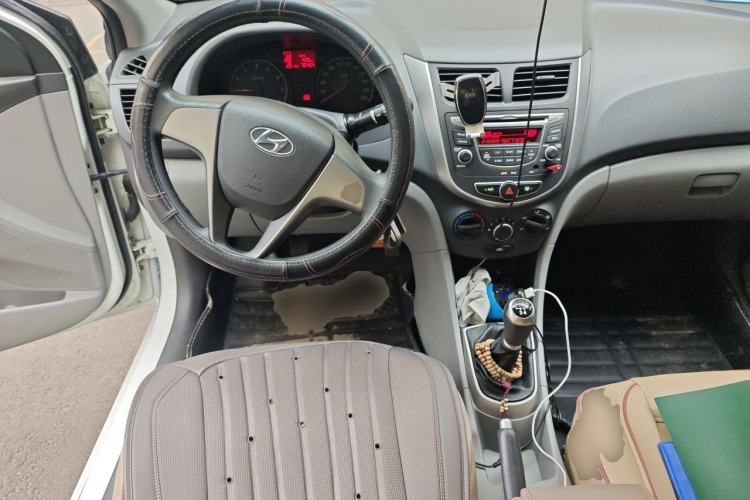 Used Hyundai Verna (older generation) 2014 1.4L Manual Smart GLS Trim Steering Wheel