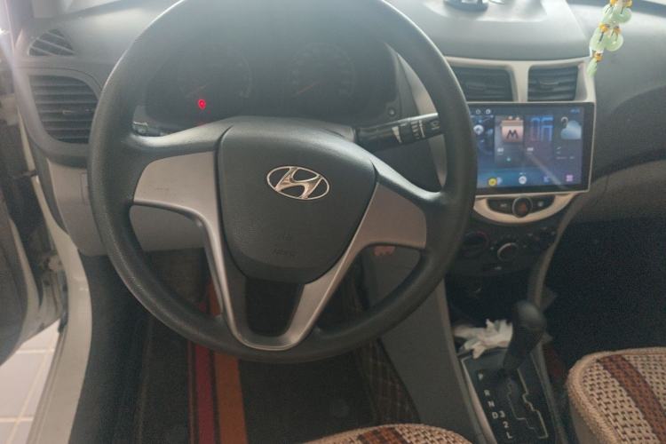 Used Hyundai Verna (older generation) 2014 1.4L Automatic Smart GLS Steering Wheel