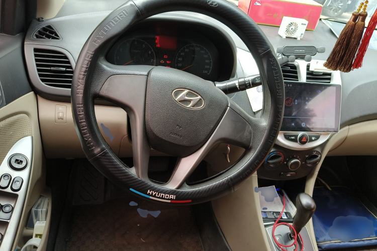 Used Hyundai Verna (older generation) 2014 1.4L Automatic Smart GLS Steering Wheel