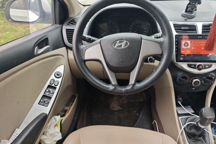 Used Hyundai Verna (older generation) 2014 1.4L Manual Smart GLS Trim Steering Wheel