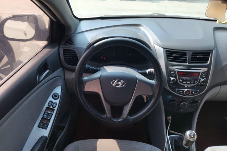 Used Hyundai Verna (older generation) 2014 1.4L Manual Smart GLS Trim Steering Wheel