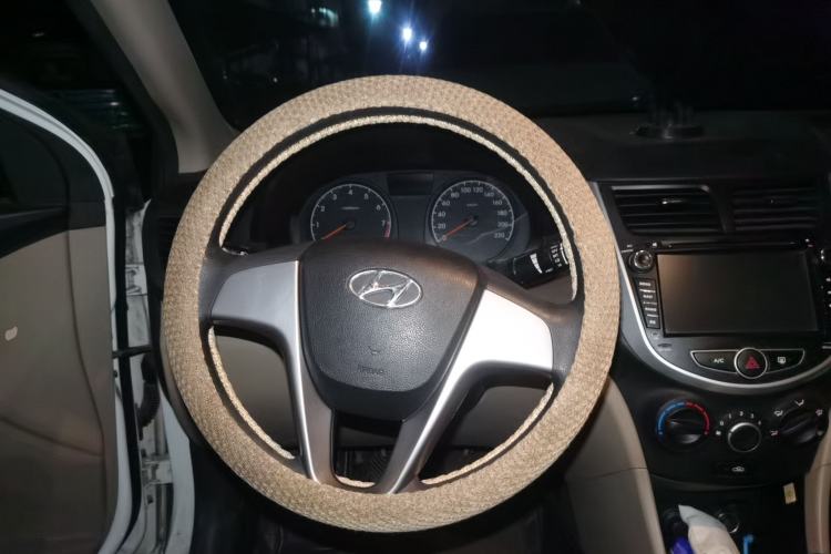 Used Hyundai Verna (older generation) 2014 1.4L Manual Smart GLS Trim Steering Wheel